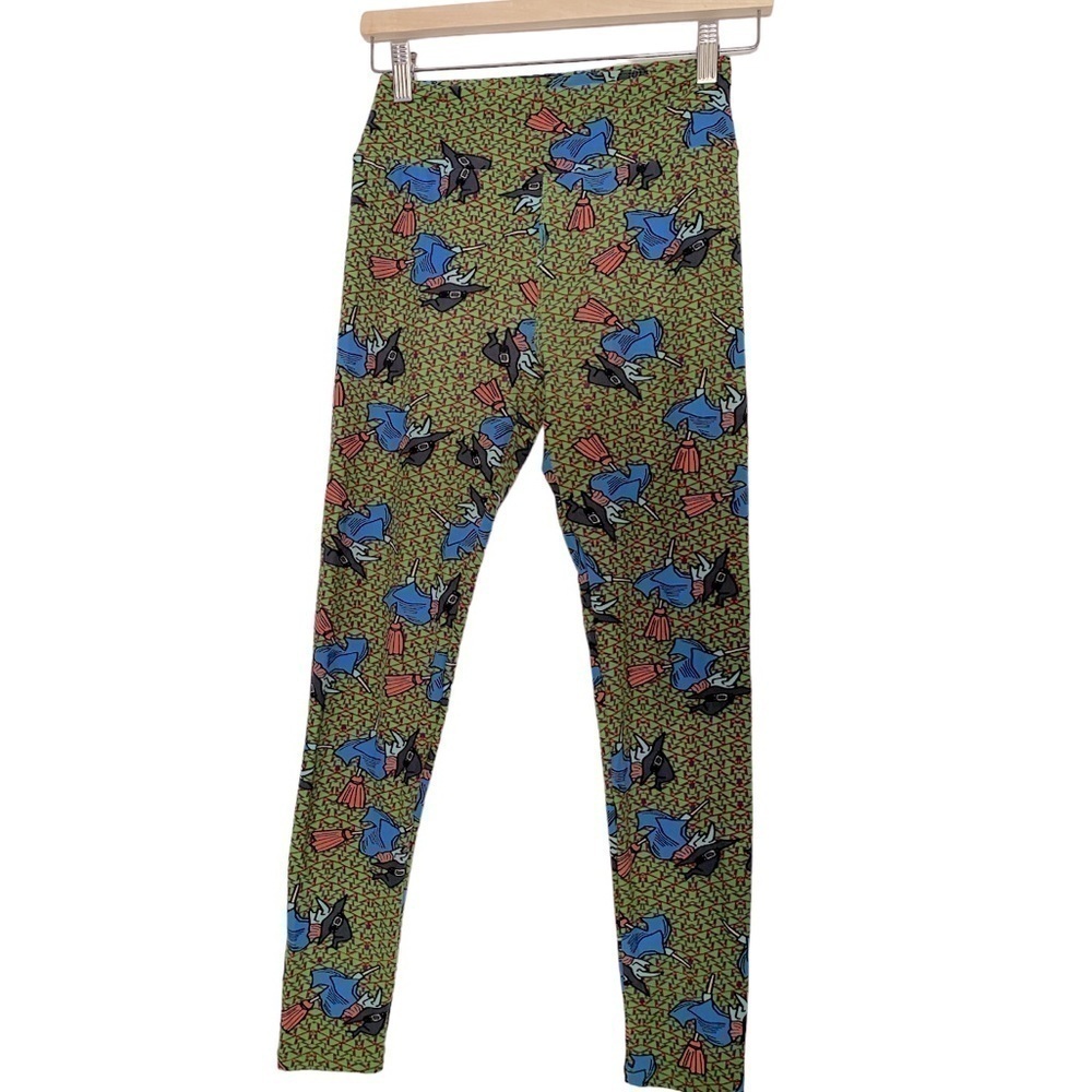 LULAROE WITCH RIDING A BROOMSTICK GRAPHIC LEGGINGS OS